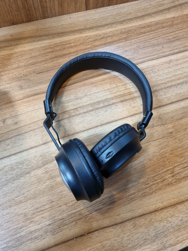 هدست بیسیم استودیویی حرفه ای AKZ33 رویگوشی - بلوتوث ۵.۳، درایور ۴۰mm HiFi، باتری ۲۳ ساعته استندبای